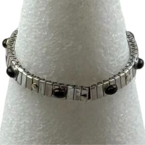 Silver Tone Onyx Style Bead Stretch Bracelet Womens 6.5” Retro Minimal Chic